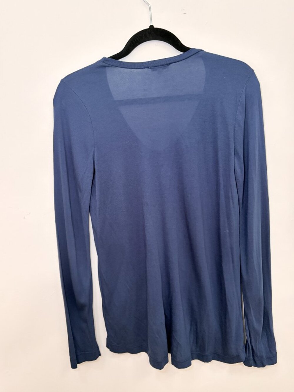 Splendid Rounded Vneck Shirt - Picture 2 of 4